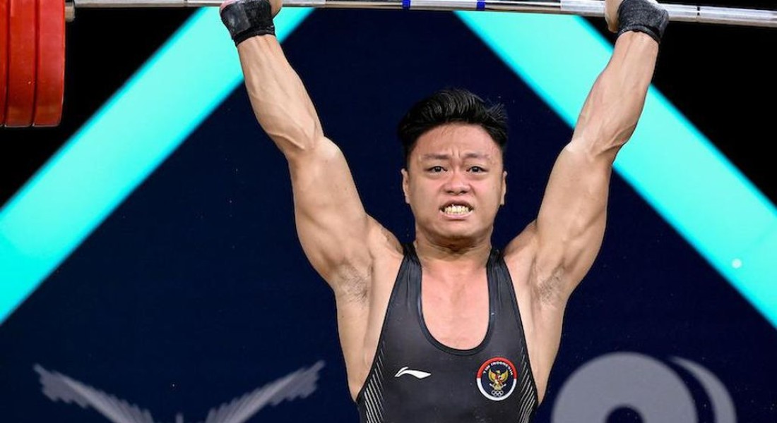 Indonesia Weighlifter Presents Gold at Asian Games & Breaks World Record