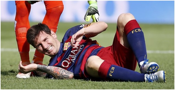 lionel-messi-knee-injury-against-las-pal-mas