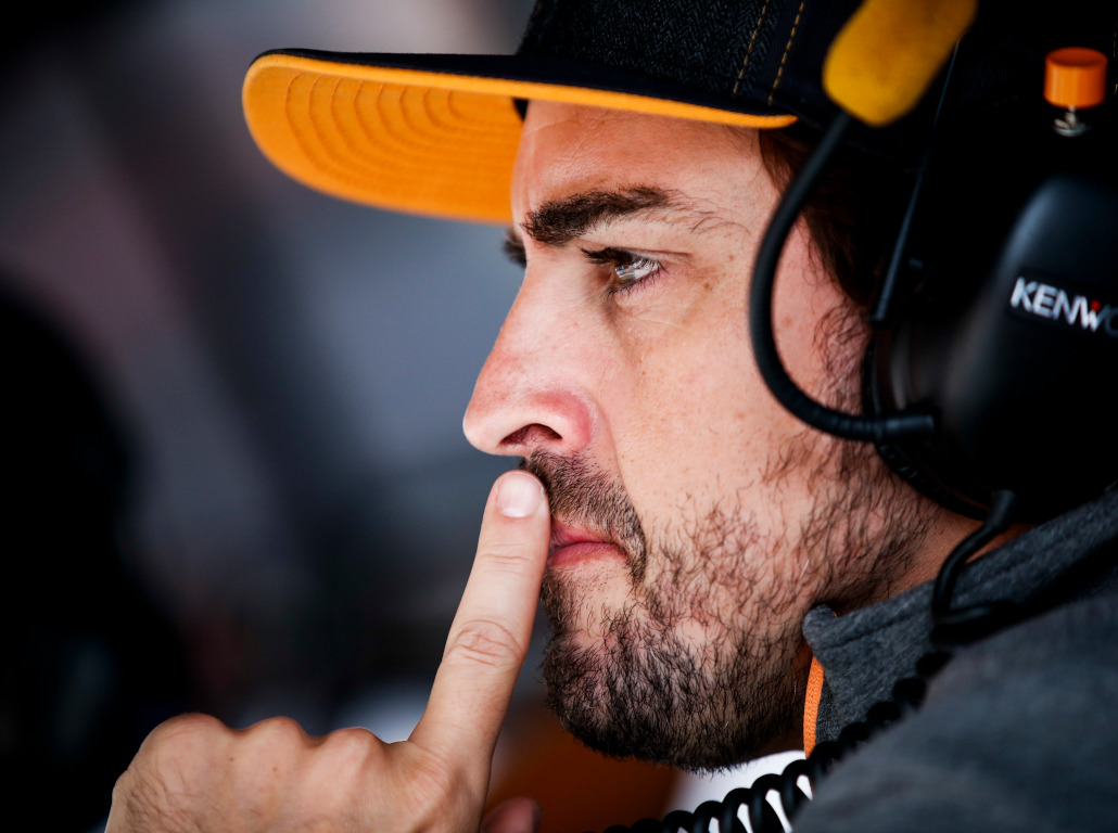Alonso back to Renault