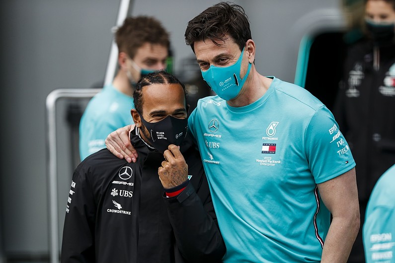 Mercedes and Hamilton to finalize contract in 2021