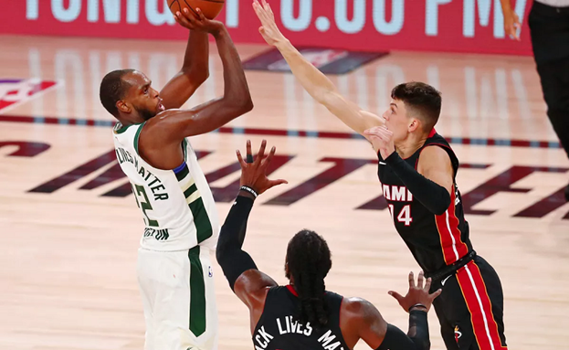 Milwaukee Bucks Set Record for 3-pointers in Rout of Miami Heat