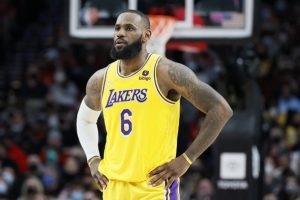 LeBron James Triple-doubles as Lakers Beat Knicks in OT