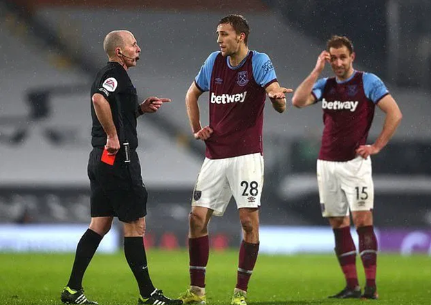 Kontroversi Wasit Fullham vs West Ham United