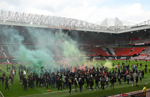 MU Bantah Biarkan Suporter Terobos Stadion Old Trafford