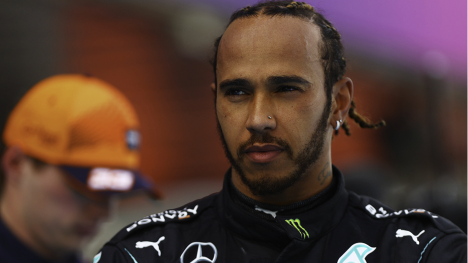 Lewis Hamilton Tak Nyaman dengan Ban Lunak