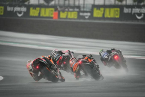 Hujan Deras, Balapan MotoGP Jepang Dihentikan pada Lap ke-13