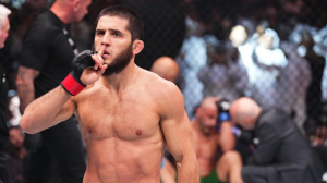 Islam Makhachev Tolak Selebrasi Kemenangan di UFC, Bawa Bendera Palestina Sebagai Bukti Solidaritas
