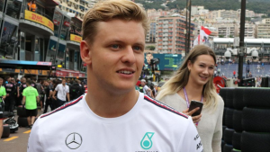 Schumacher Ungkap Pelajaran Penting dari Hamilton dan Russell Setelah Setahun Bersama Mercedes