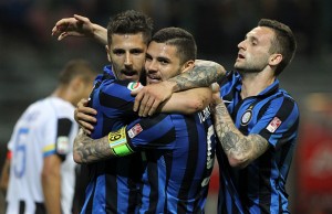 MILAN, ITALY - APRIL 23:  Stevan Jovetic (L) of FC Internazionale Milano celebrates his goal with his team-mates Mauro Emanuel Icardi (C) and Marcelo Brozovic (R) during the Serie A match between FC Internazionale Milano and Udinese Calcio at Stadio Giuseppe Meazza on April 23, 2016 in Milan, Italy.  (Photo by Marco Luzzani/Getty Images)